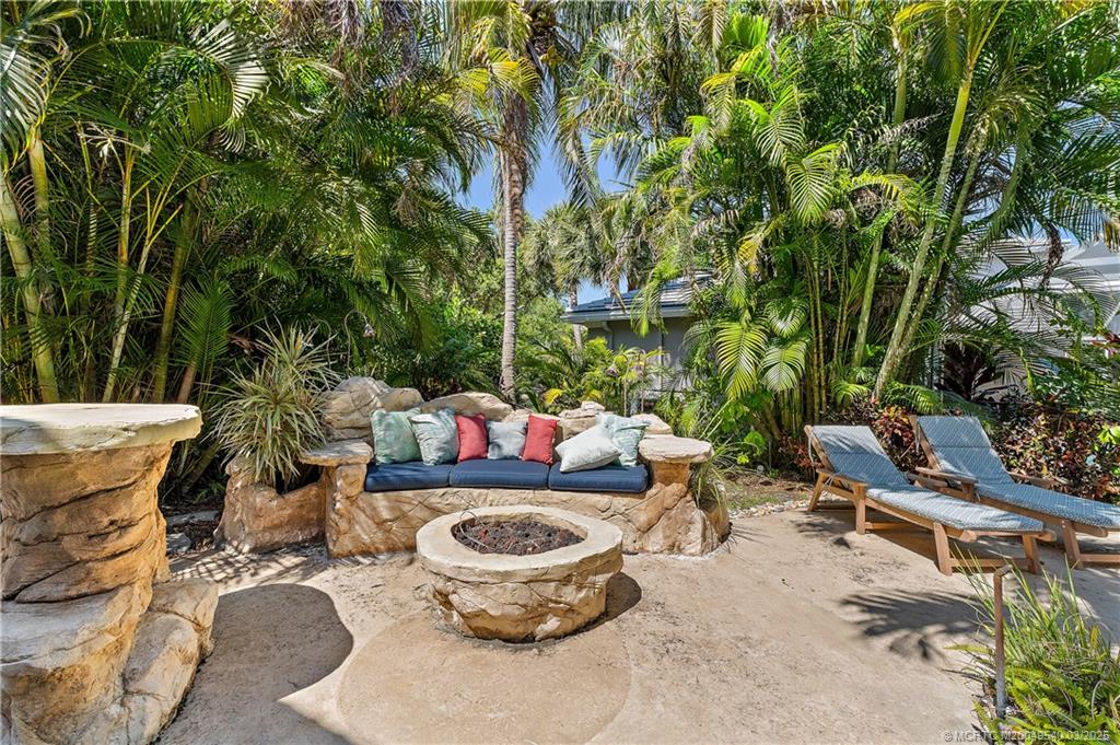 1100 Lakeshore Drive