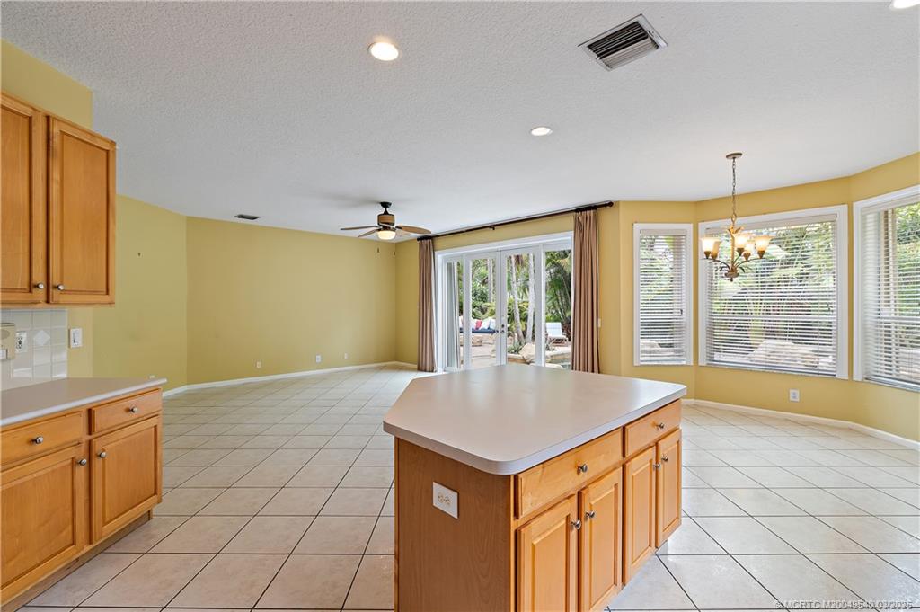 1100 Lakeshore Drive