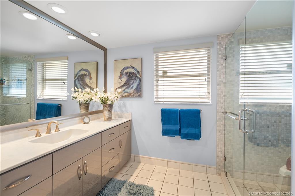 853 NW Spruce Ridge Drive