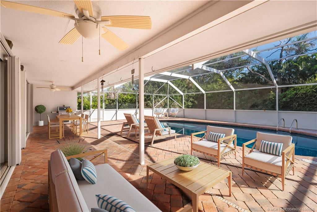 853 NW Spruce Ridge Drive