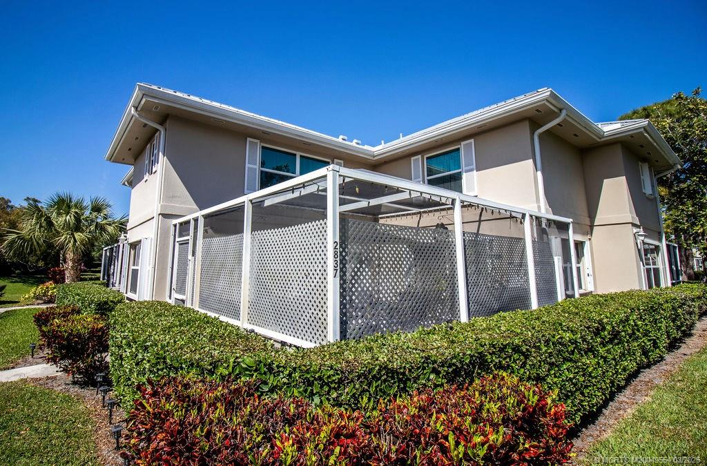 2837 SW Lakemont Place