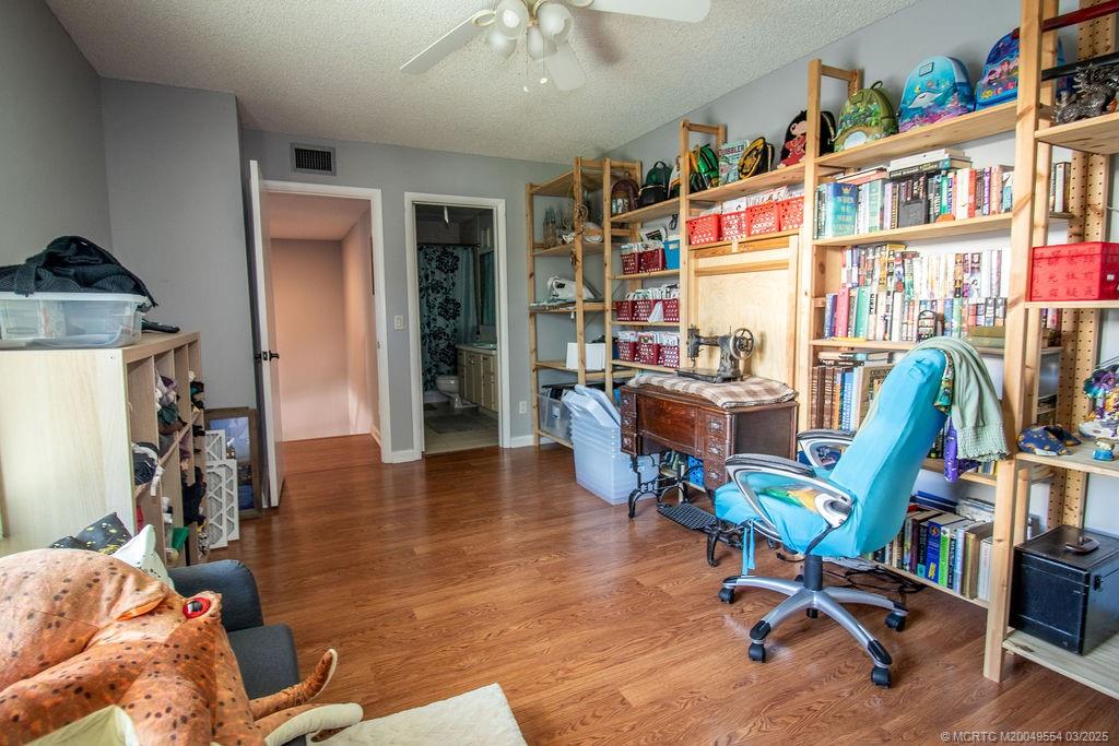 2837 SW Lakemont Place