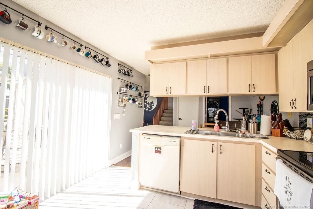 2837 SW Lakemont Place