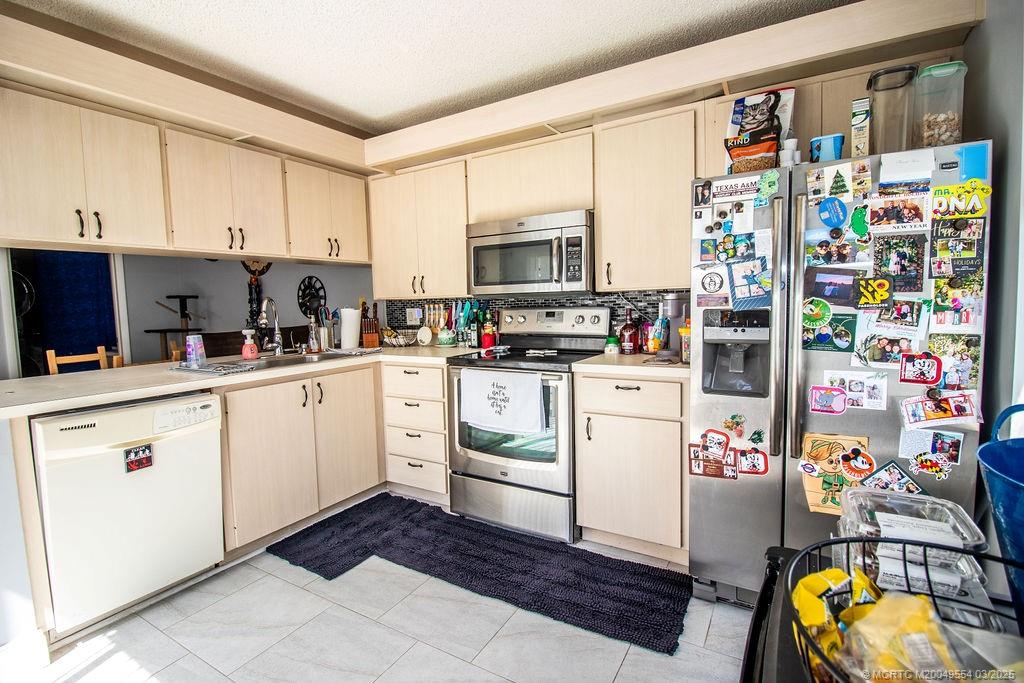 2837 SW Lakemont Place