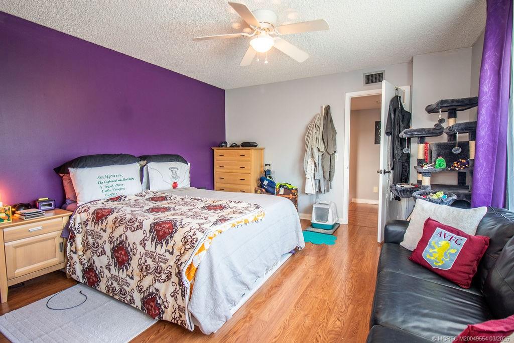 2837 SW Lakemont Place