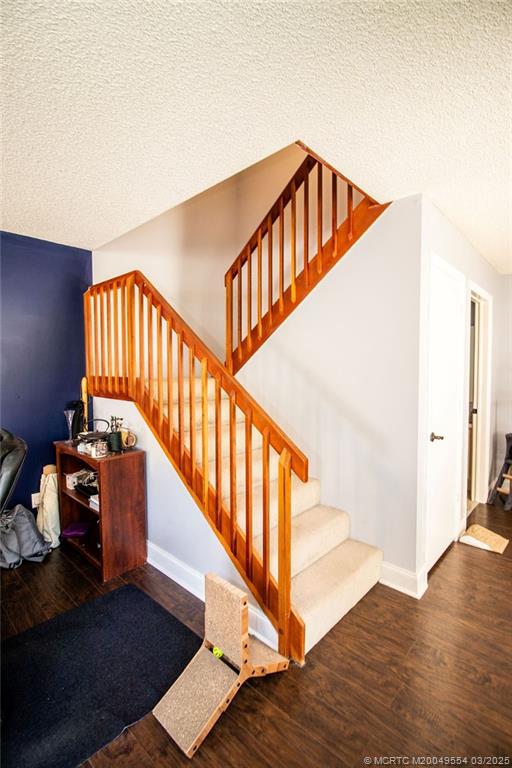 2837 SW Lakemont Place