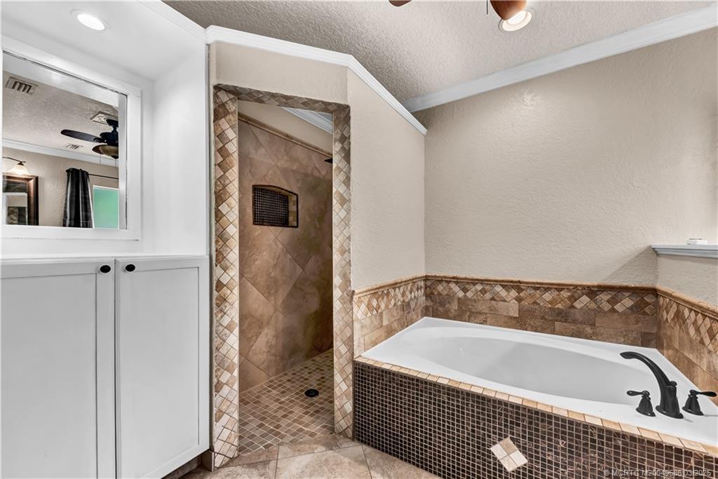 6093 NW East Deville Circle