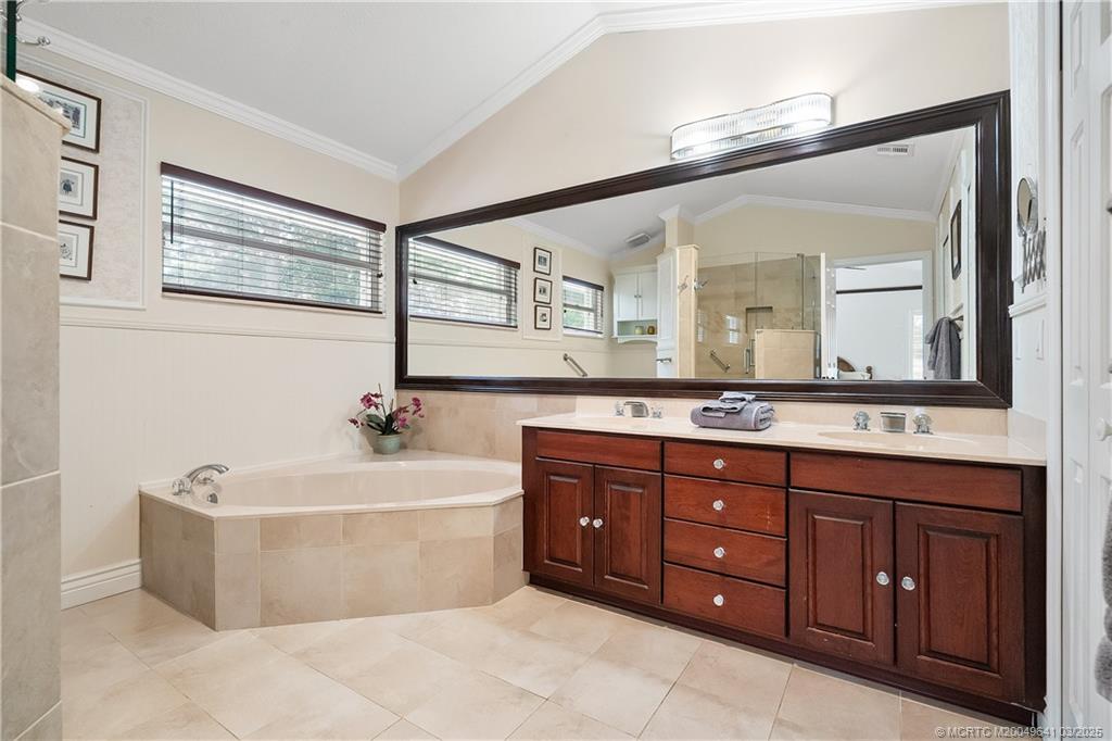 648 SE Pin Oak Terrace