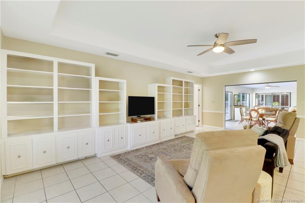 5701 SE Winged Foot Drive