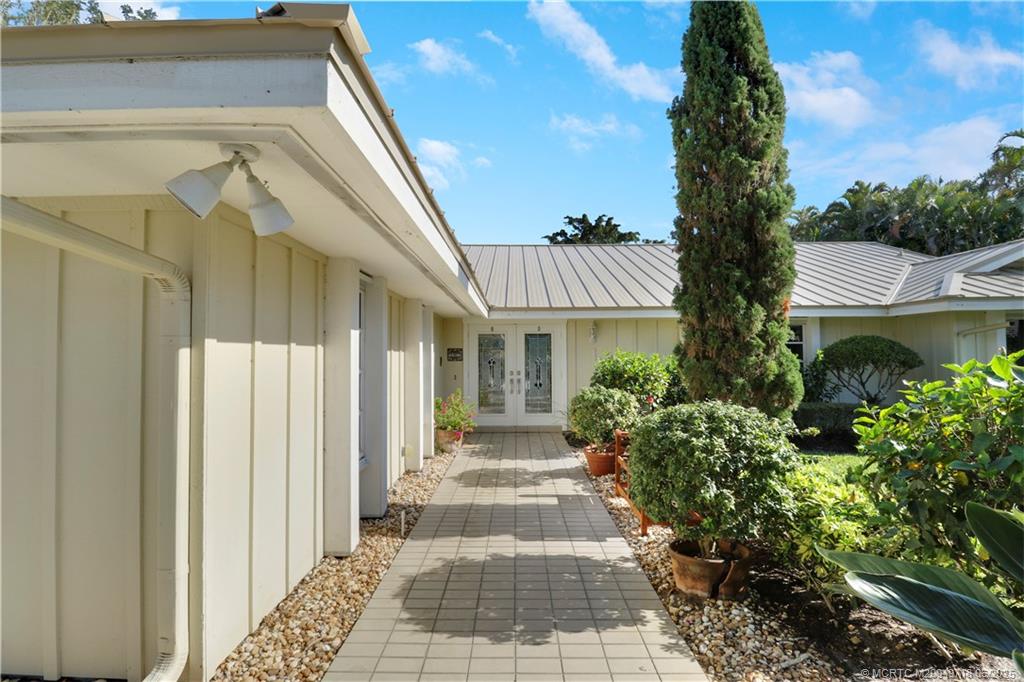 5701 SE Winged Foot Drive