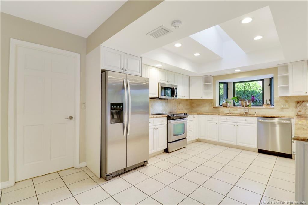 5701 SE Winged Foot Drive