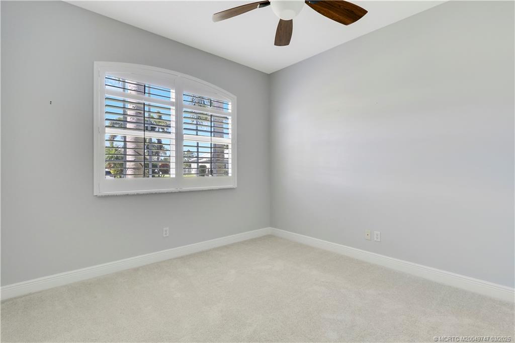 465 NW Sunflower Place