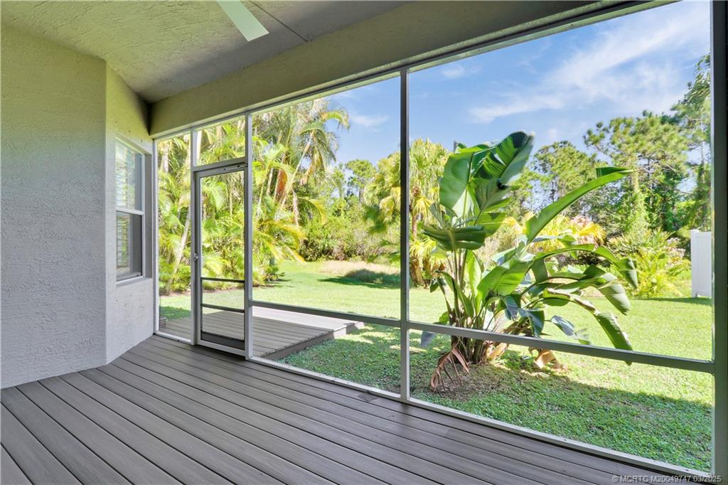 465 NW Sunflower Place