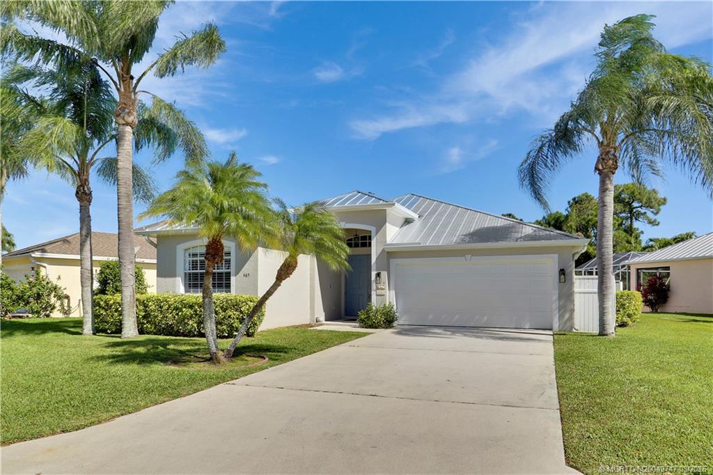 465 NW Sunflower Place