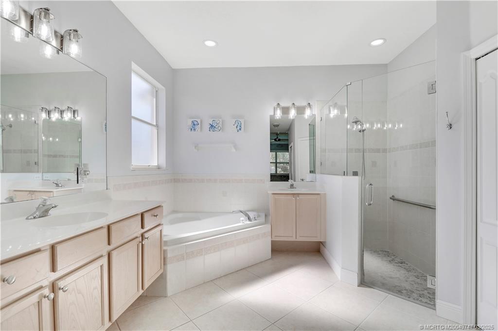 465 NW Sunflower Place