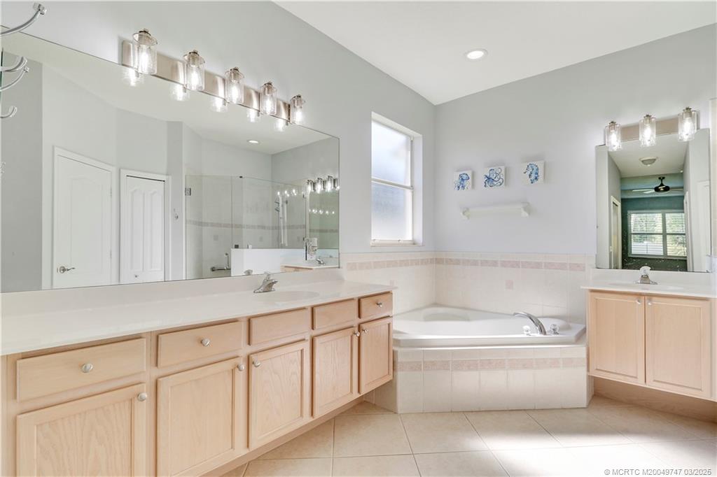 465 NW Sunflower Place