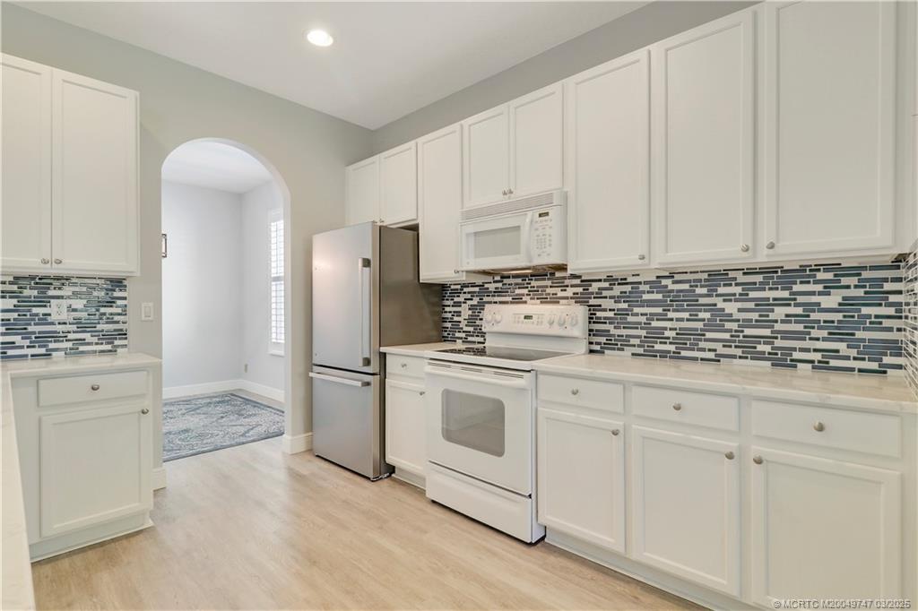 465 NW Sunflower Place