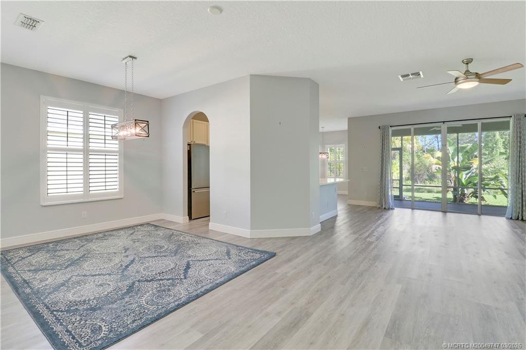 465 NW Sunflower Place