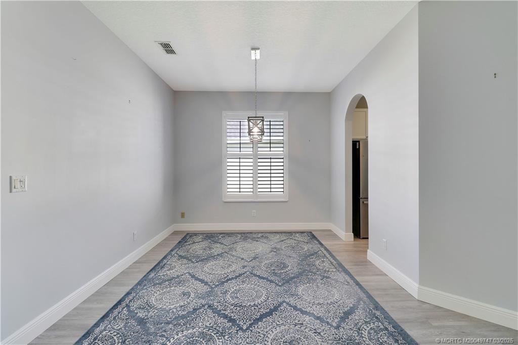 465 NW Sunflower Place