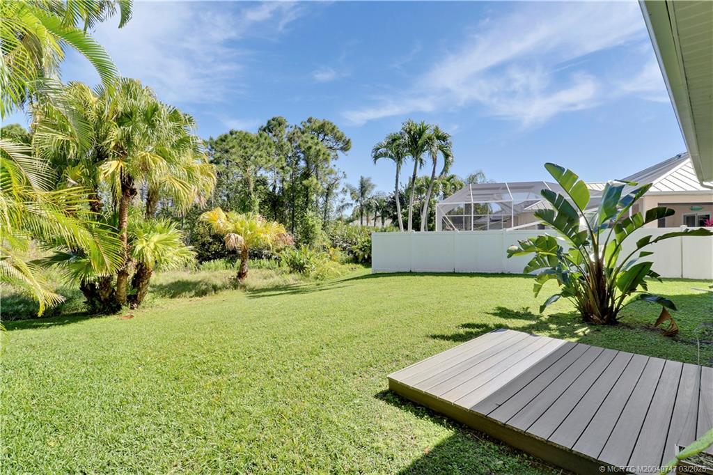 465 NW Sunflower Place