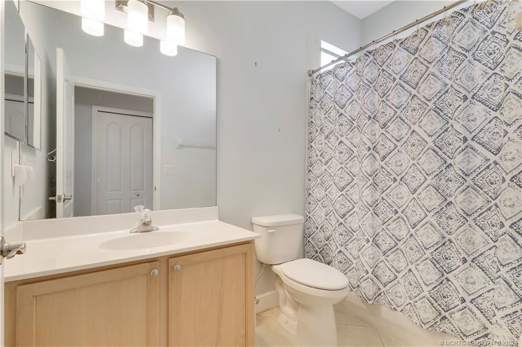 465 NW Sunflower Place