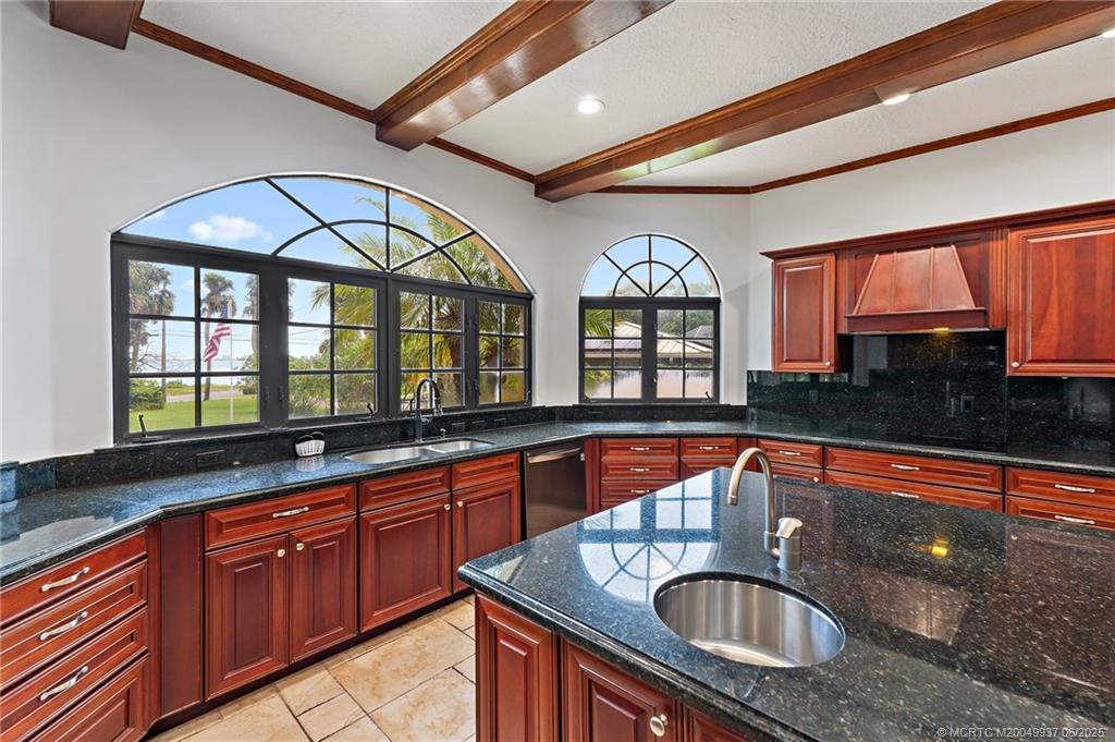 10305 S Indian River Drive