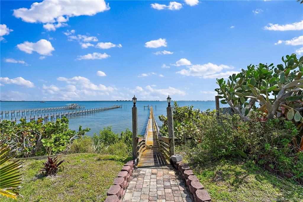 10305 S Indian River Drive