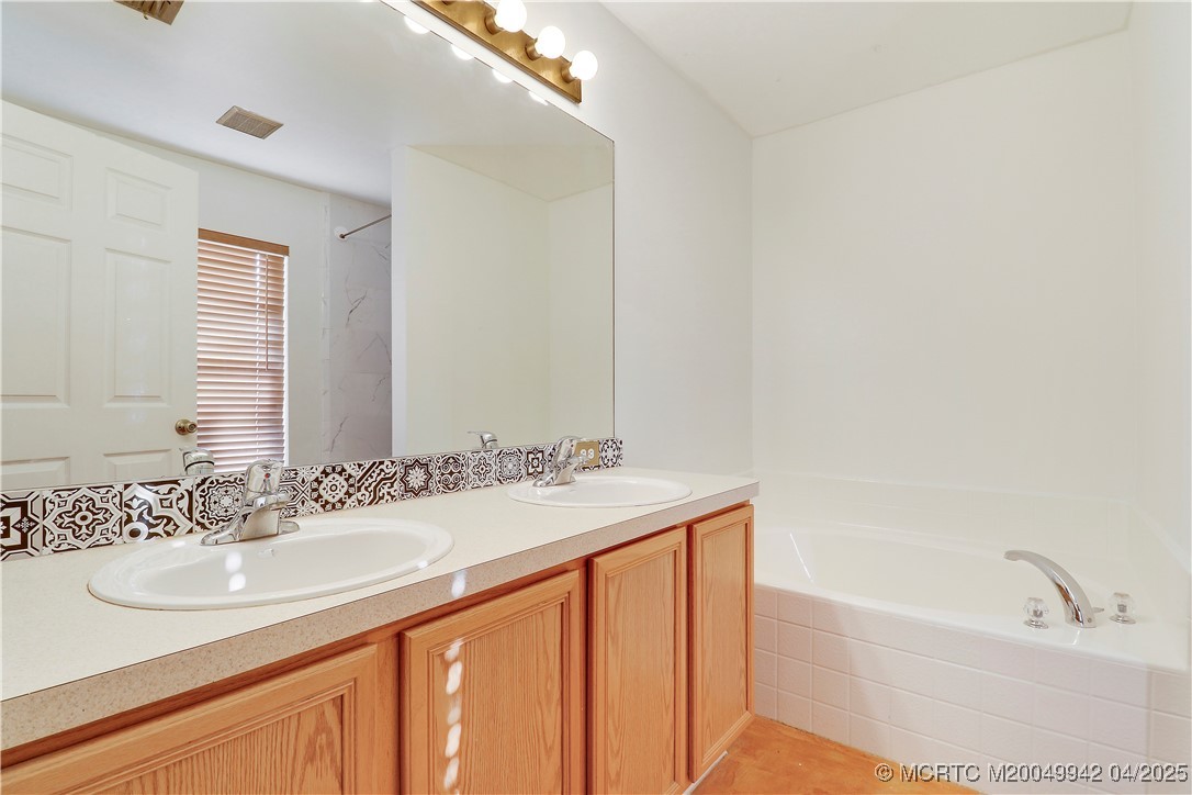 2949 SE Buccaneer Circle