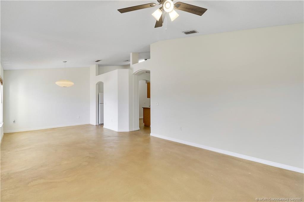 2949 SE Buccaneer Circle