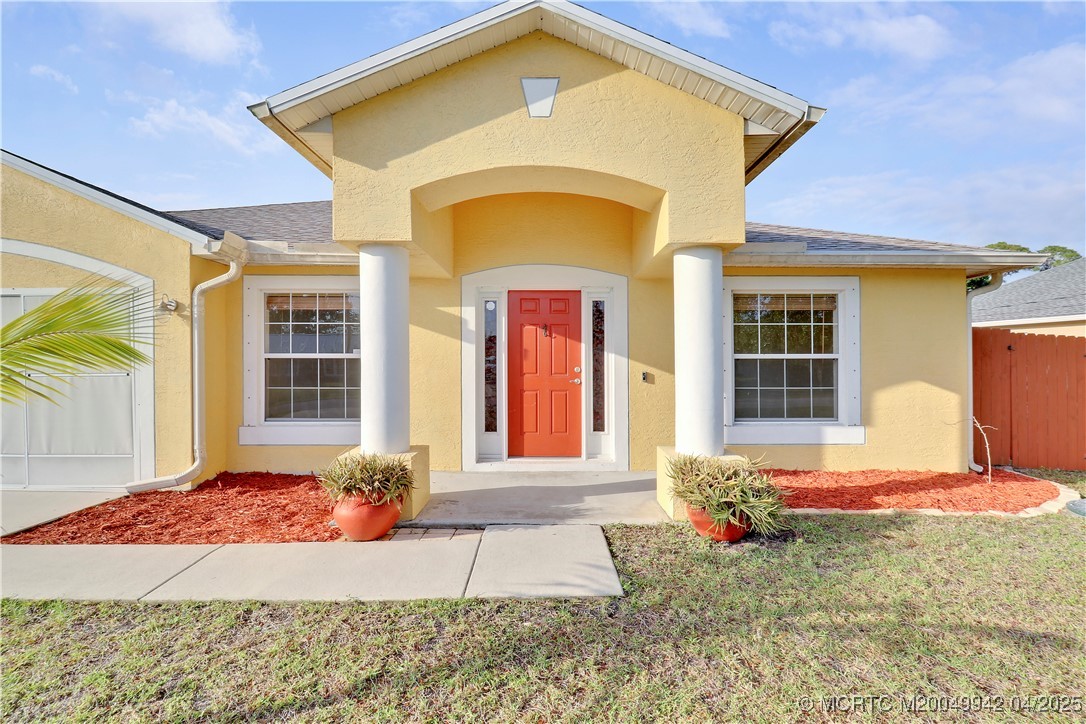 2949 SE Buccaneer Circle