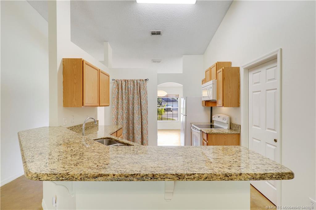 2949 SE Buccaneer Circle