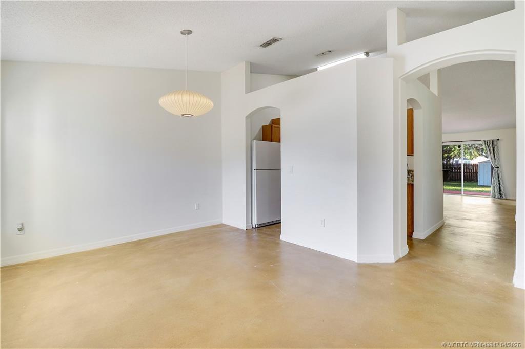 2949 SE Buccaneer Circle