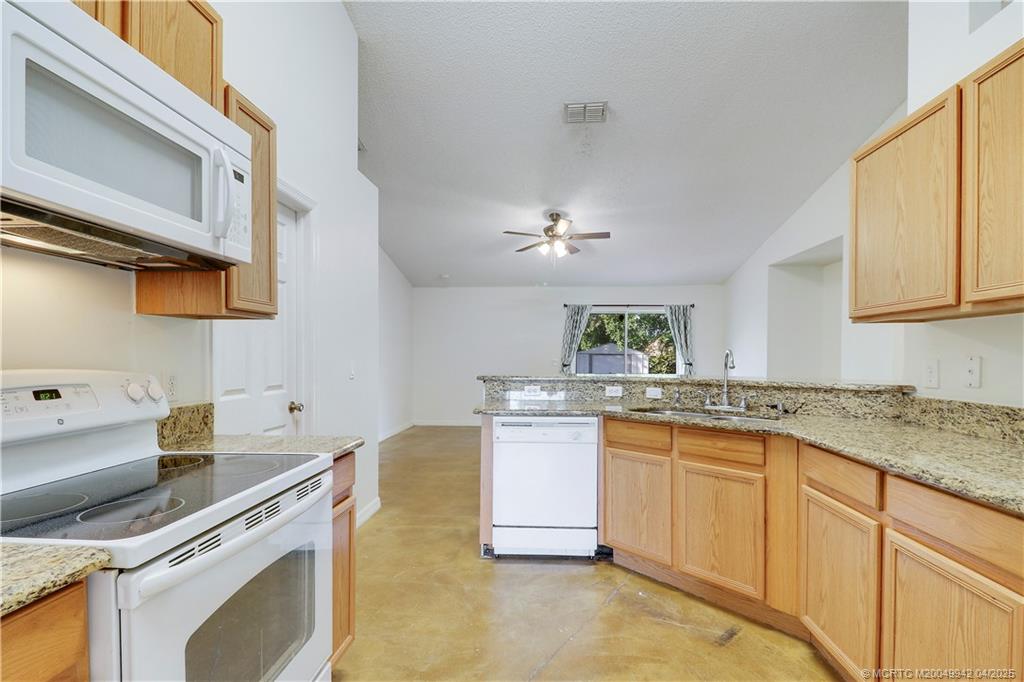 2949 SE Buccaneer Circle