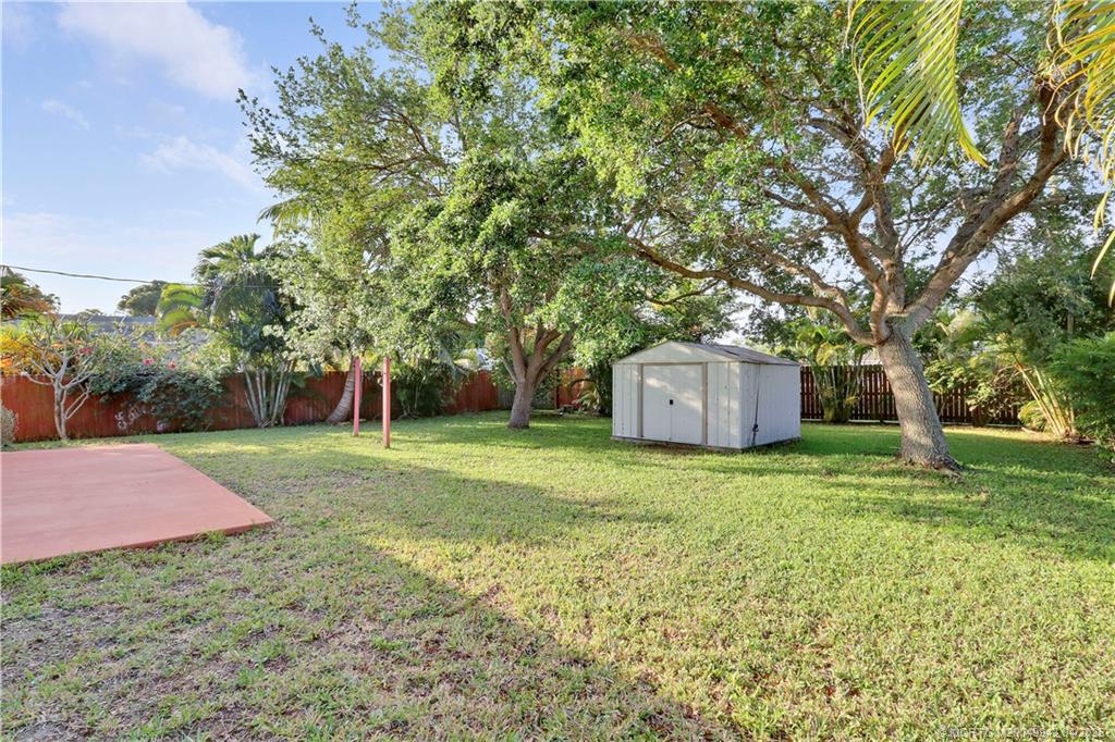 2949 SE Buccaneer Circle