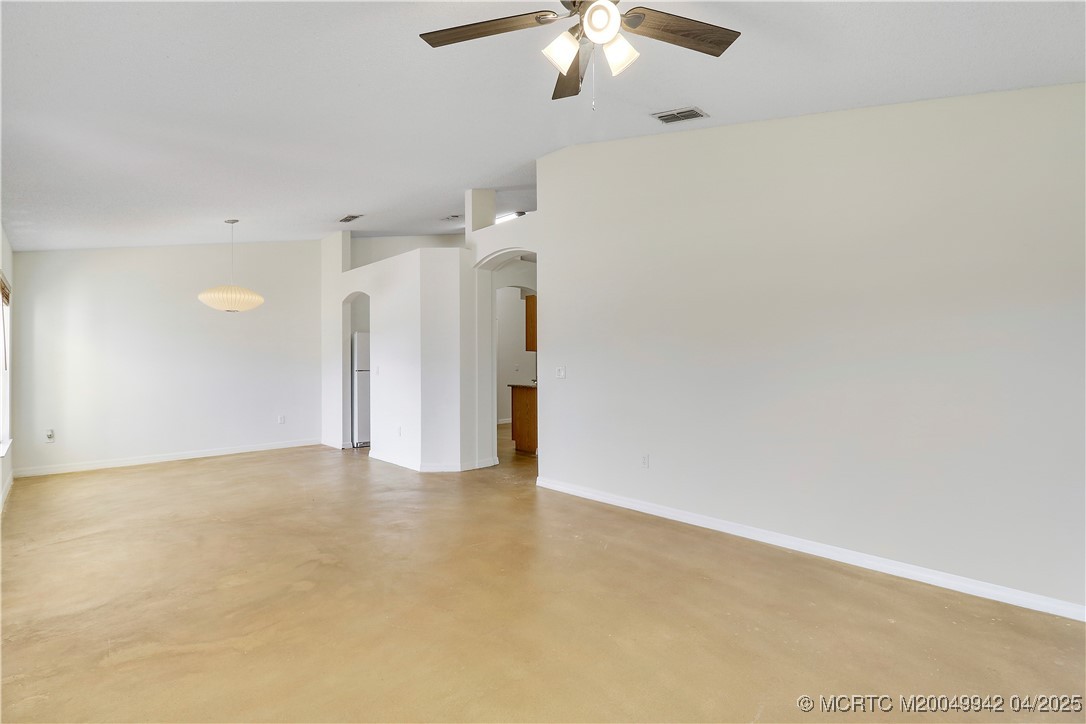 2949 SE Buccaneer Circle