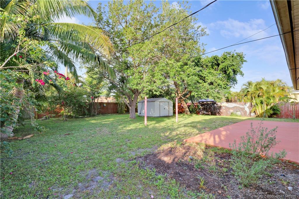 2949 SE Buccaneer Circle