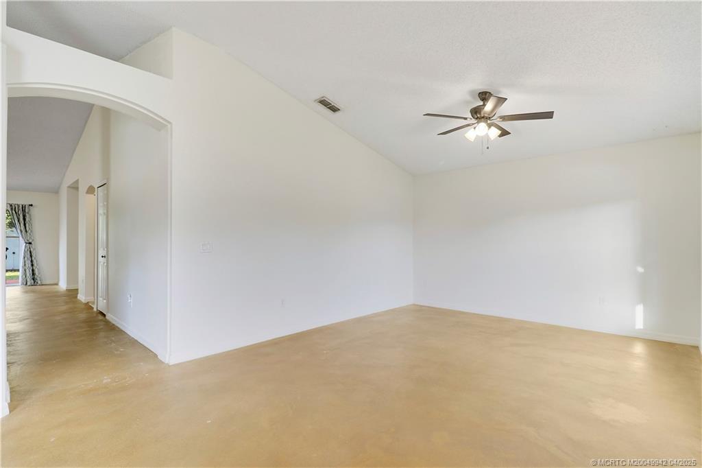 2949 SE Buccaneer Circle