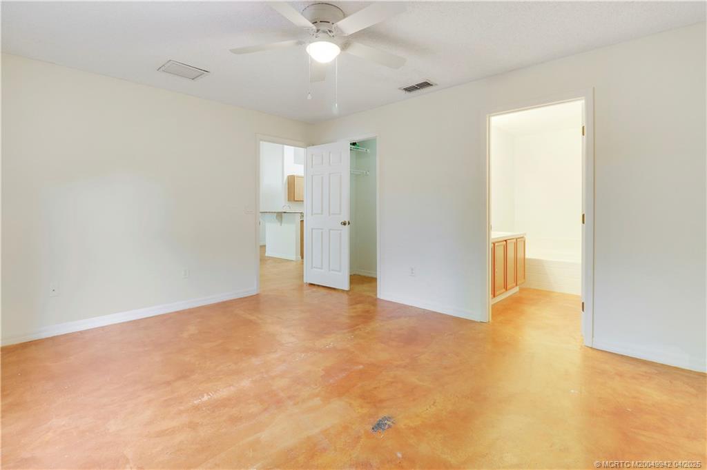 2949 SE Buccaneer Circle