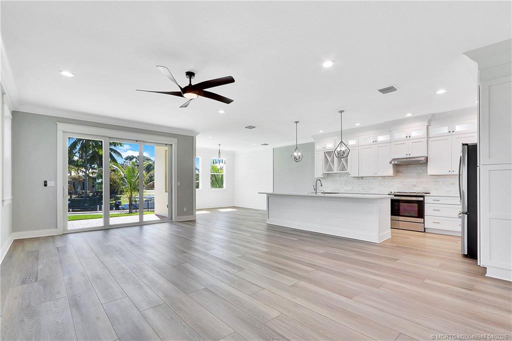 4627 SE Manatee Lane