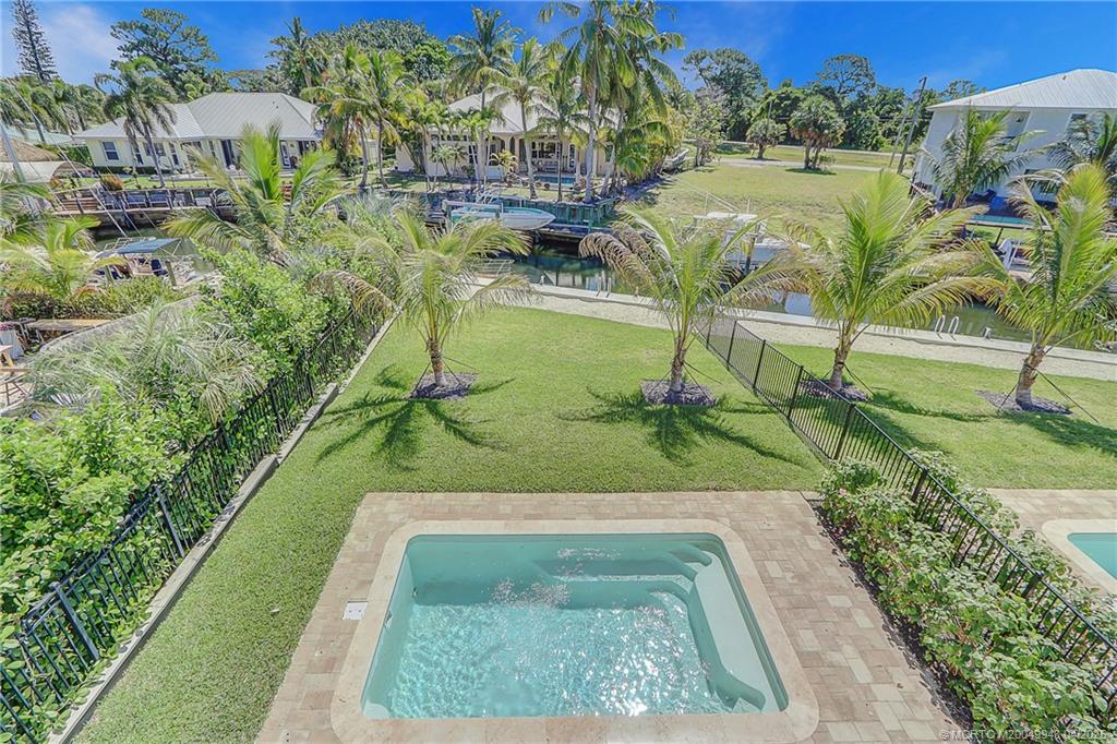 4627 SE Manatee Lane