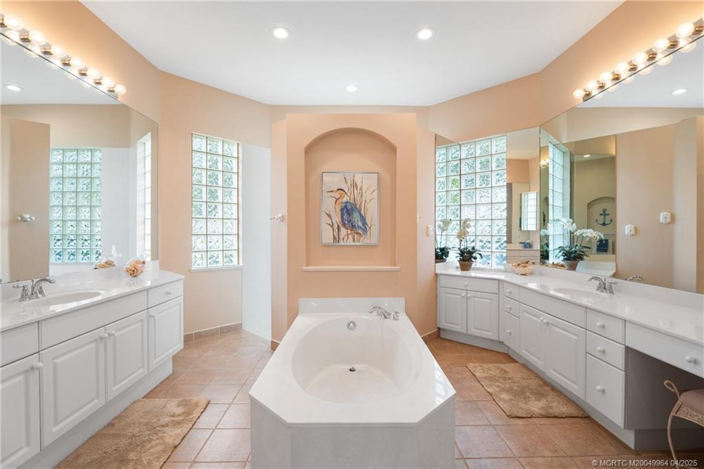 2024 SE Kilmallie Ct