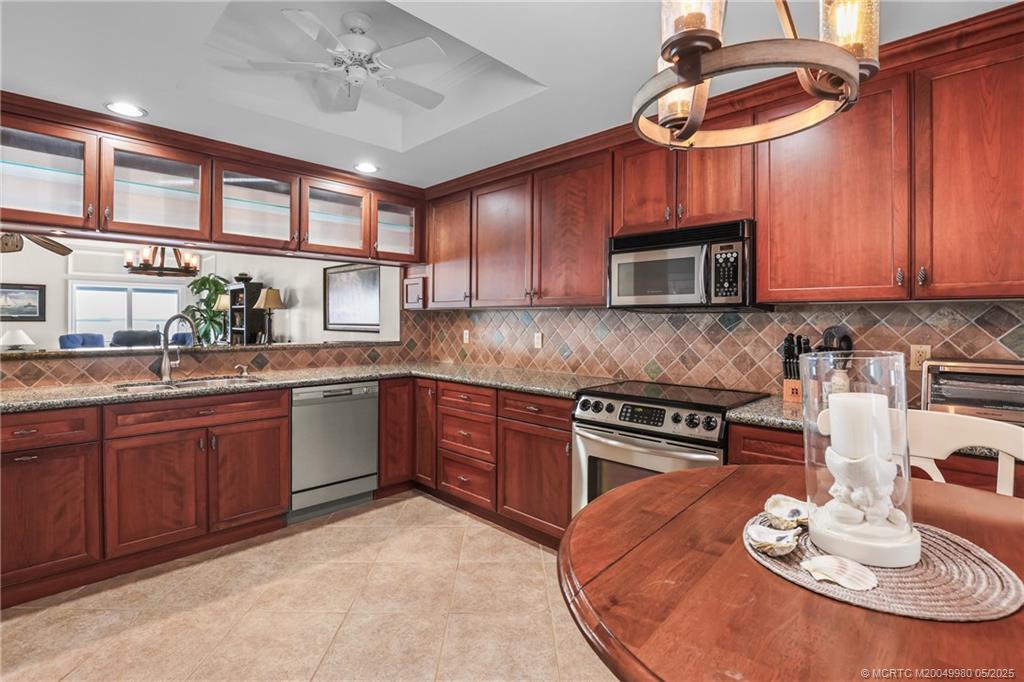 184 NE Edgewater Drive 1306