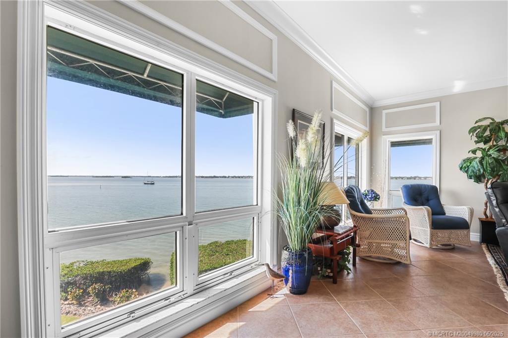 184 NE Edgewater Drive 1306