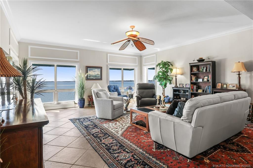 184 NE Edgewater Drive 1306