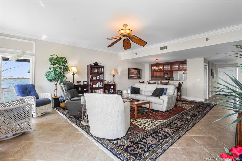 184 NE Edgewater Drive 1306