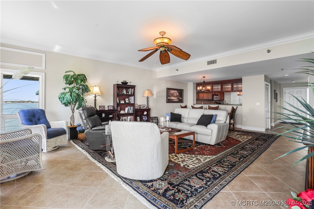 184 NE Edgewater Drive 1306