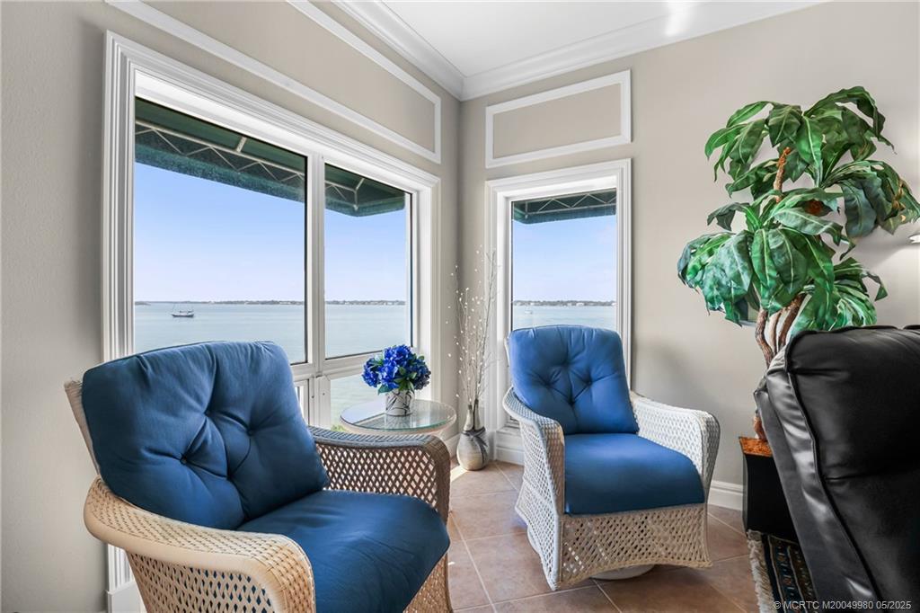 184 NE Edgewater Drive 1306