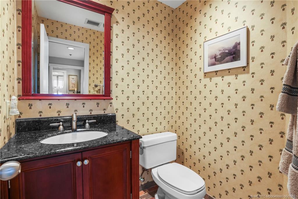 184 NE Edgewater Drive 1306