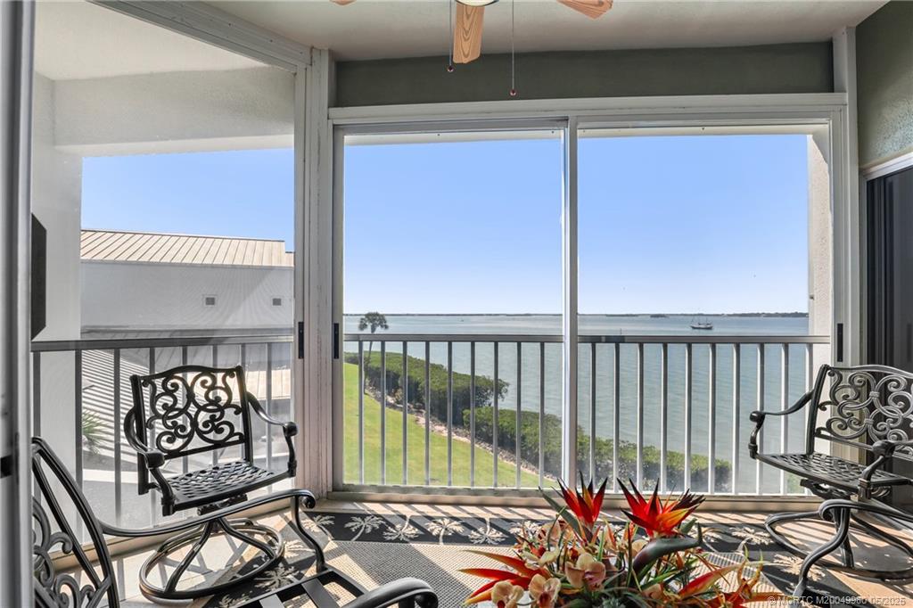 184 NE Edgewater Drive 1306