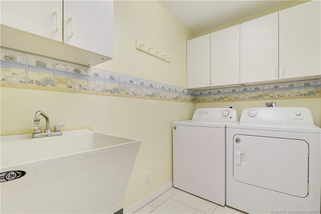 7225 SE Magellan Lane